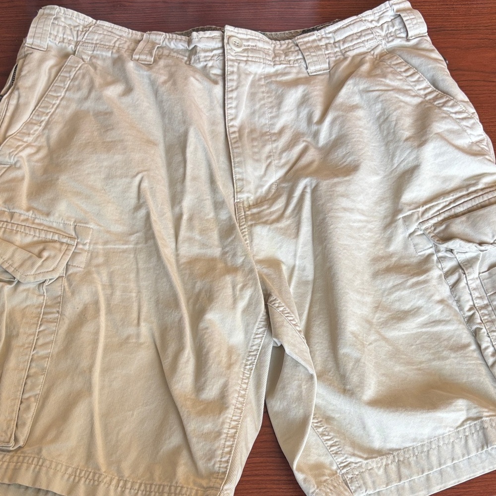 Wolverine Light Tan Cargo Shorts